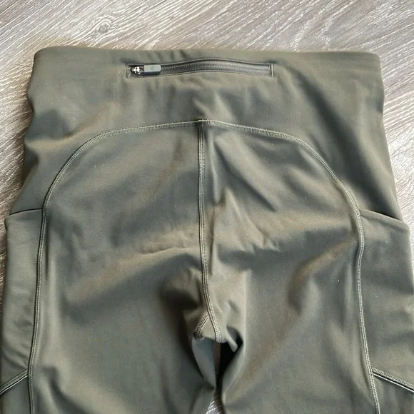 Lululemon Athletica - Picture 4 of 11